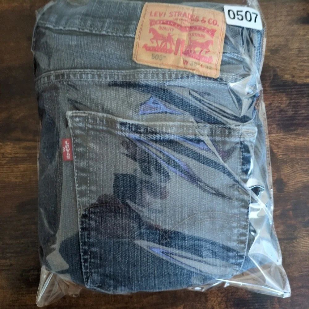 Levi Strauss 505 Straight Men's Jeans Dark Wash‎ Size 36x32